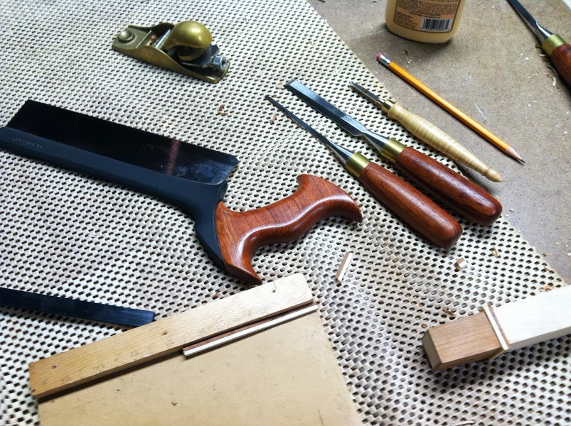Tools for fitting the banding to legs